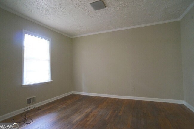 Photo - 435 S Barnett Shoals Rd