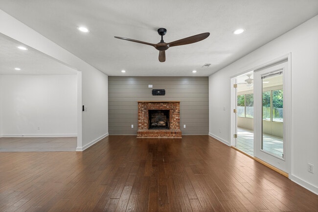 Photo - 5827 Winvelly Dr