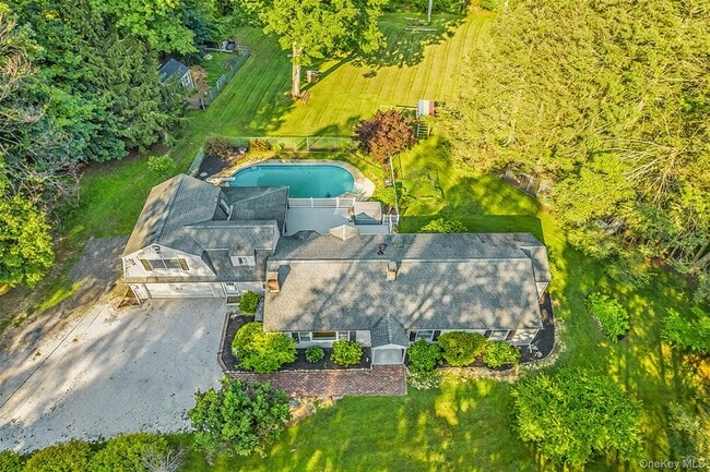 Photo - 8 West Ln