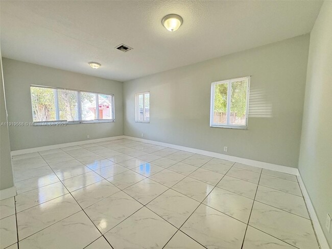 Photo - 249 NW 8th Ave