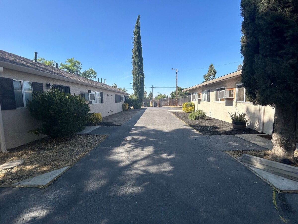 Photo - 683 - 695 Vermont Avenue, Turlock CA 95380 Apartments