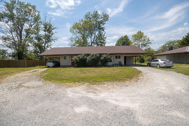 Building Photo - 6825 N Brown Station Dr Rental