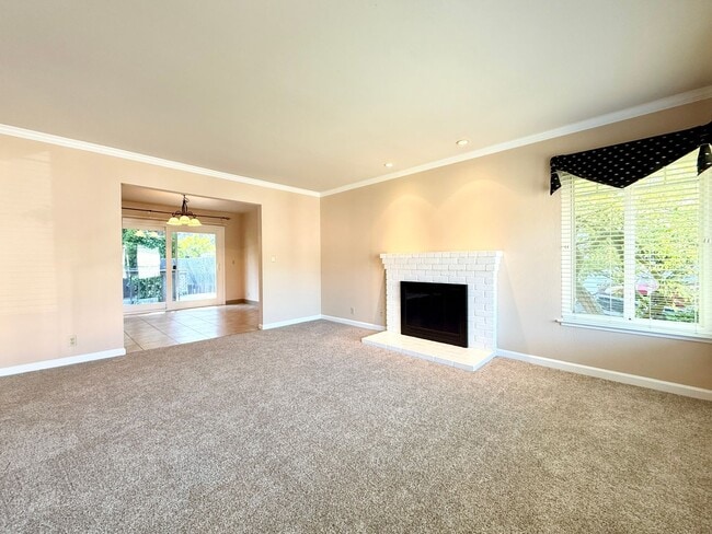 Photo - Single-Family Home in Park Pacifica - 3Bed/3Bath + 2 Bonus Rooms