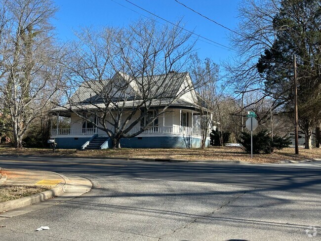 Building Photo - Live in the Heart of Troutman Rental