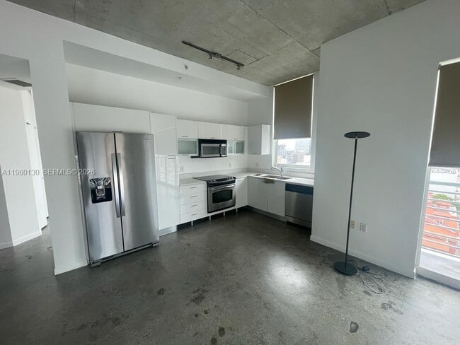 Photo - 133 NE 2nd Ave Unidad 1813