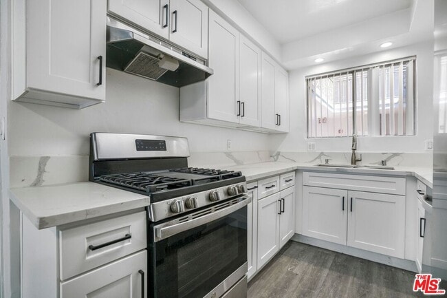 Photo - 1030 N Orange Grove Ave Unidad 104