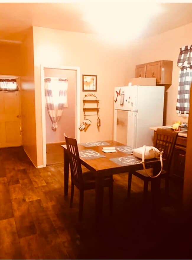 Photo - 106 Lancaster St