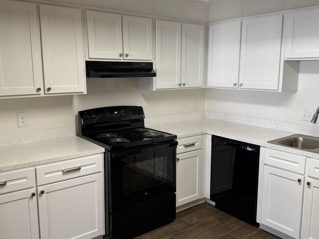 Photo - Applewood Crest Townhomes & Apartments