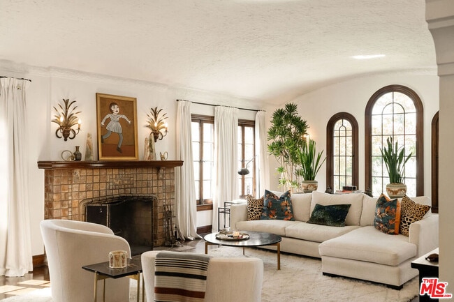 Photo - 144 S Orange Dr