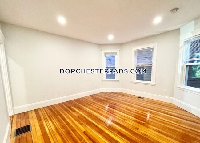 Photo - 68 Bakersfield St Unit 2