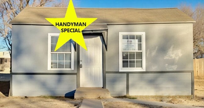 Building Photo - Handyman Special $0 First Month's Rent / $0 Deposit at move-in “You fix, you SAVE BIG!!” Contact ...