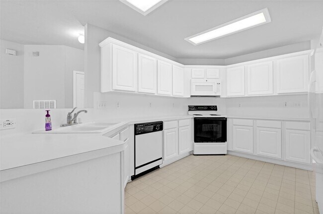 Photo - 22703 Holly Lake Dr