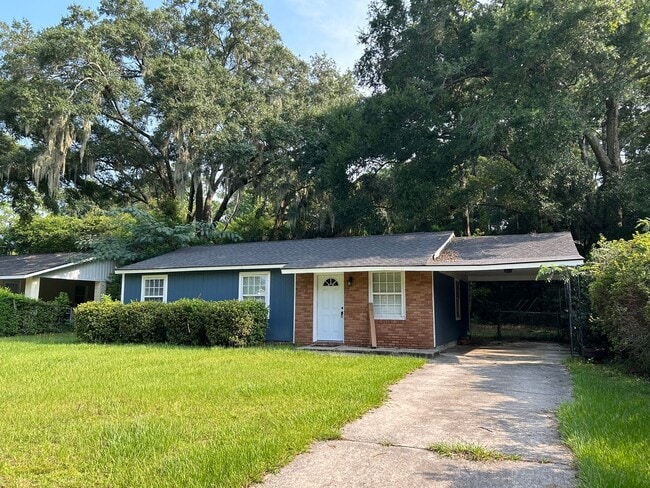 Building Photo - Available in Mid-September Rental