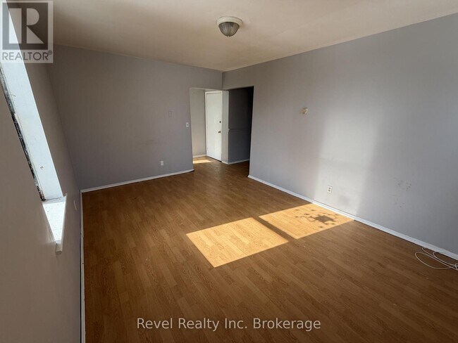 Photo - 571 Ontario St Unité 2