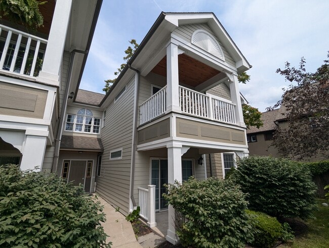 Photo - 680 W Ferry St