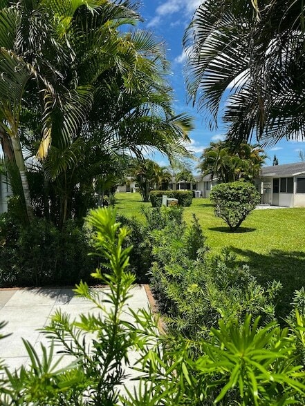 Building Photo - 2551 Emory Dr W