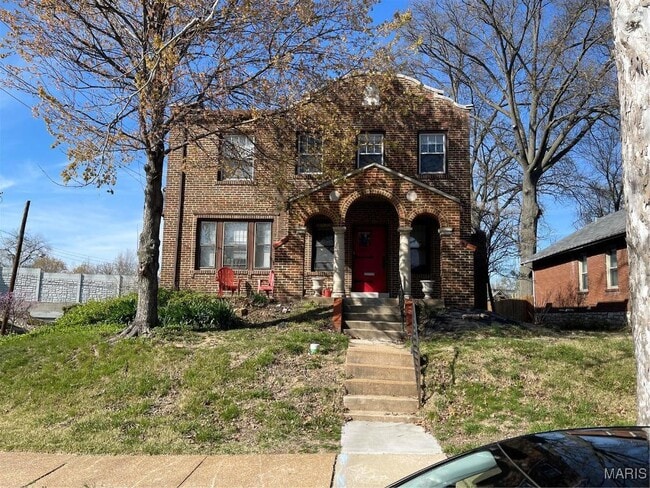 Building Photo - 1340 Yale Ave Rental