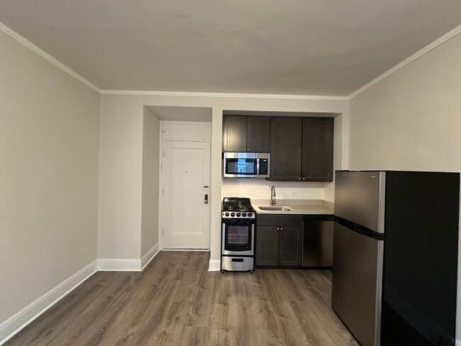 Photo - 3335 W Diversey Ave Unit 432