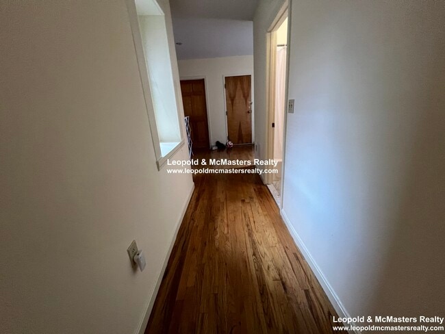 Photo - 1424 Beacon St