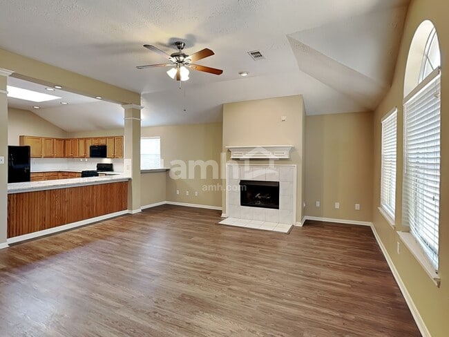 Photo - 1907 W Welsford Dr