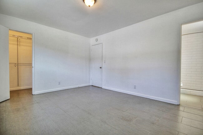 Photo - 6668 Del Playa Dr Unidad B