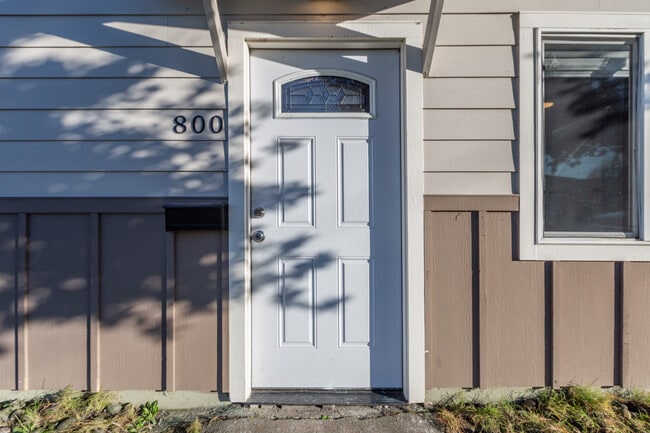 Porch - 800 S 6th Ave