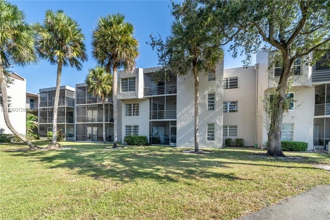 Building Photo - 3100 Riverside Dr Unit 210