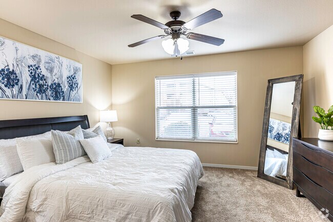 2BR, 2BA - 1162SF