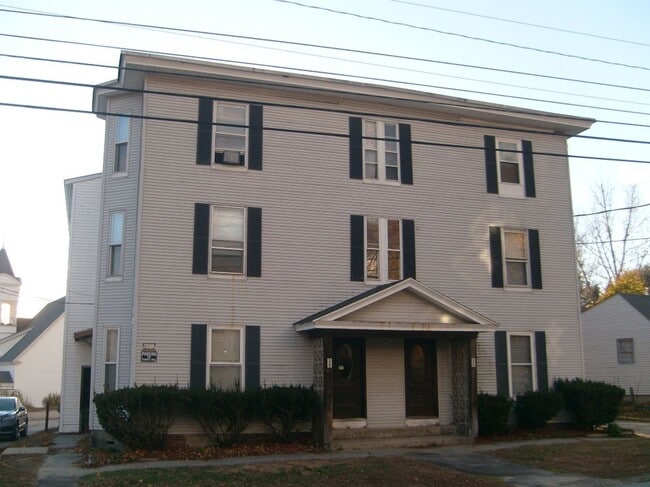 Building Photo - 25 School St