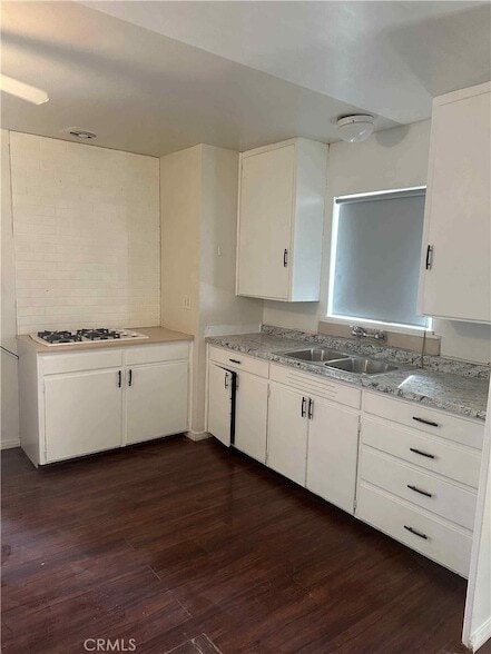 Building Photo - 501 University Pl