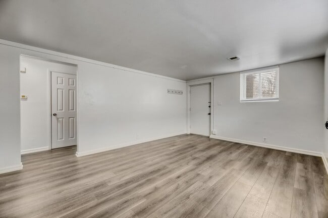 Photo - 1890 S Garfield St Unidad 1890