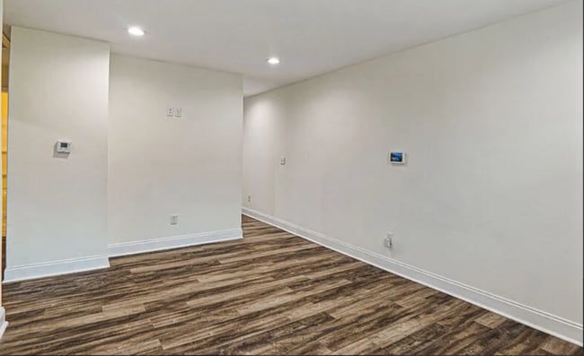 Photo - 219 12th St W