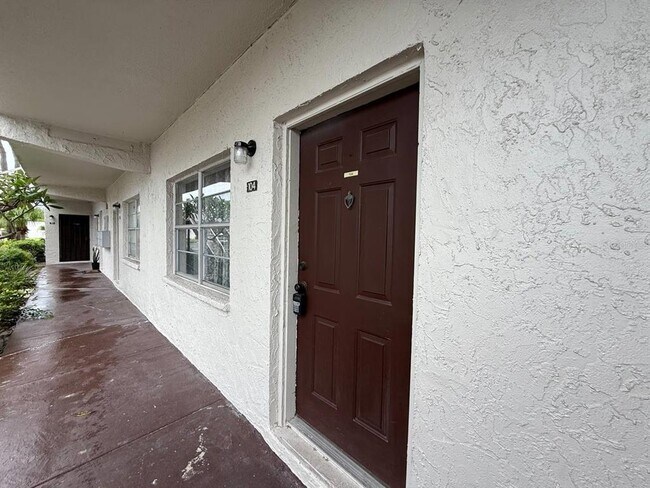 Photo - 9221 Tudor Dr Unidad A105 Rental