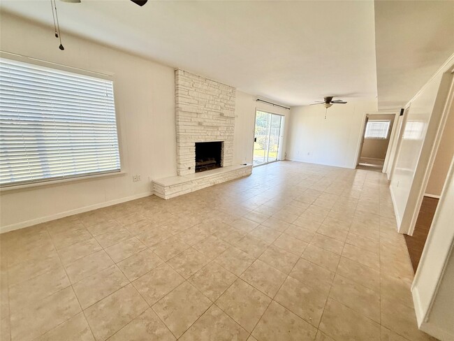 Photo - 106 Longacre Dr