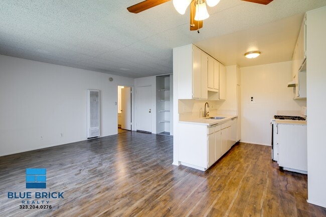 Building Photo - 5452 Corteen Pl Unit 27