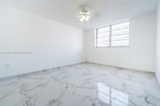 Photo - 720 Collins Ave Unit 208