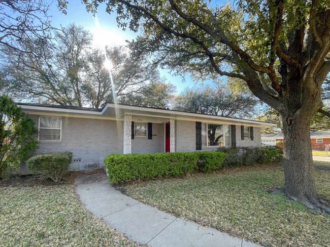 Photo - 2324 N 50th St