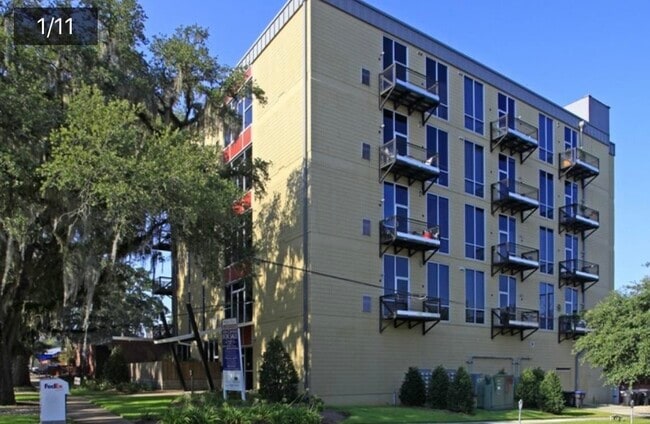 Building Photo - 420 N Adams St Unit 305