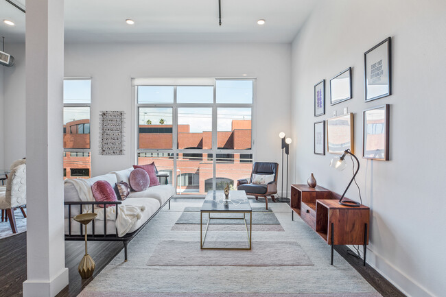 1BR, 1BA