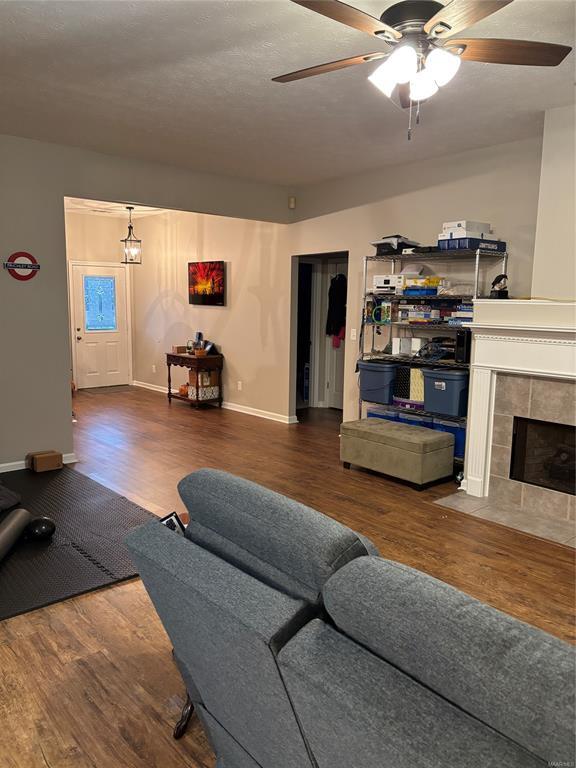 Photo - 1136 Hallwood Ln