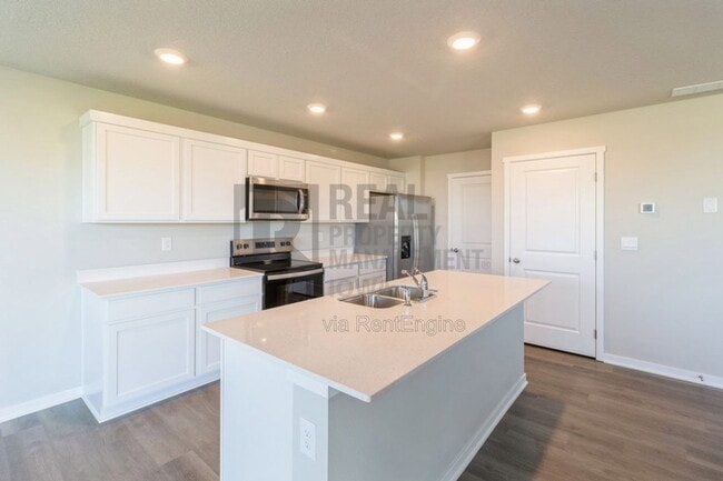 1177 NW Williamsburg Ln