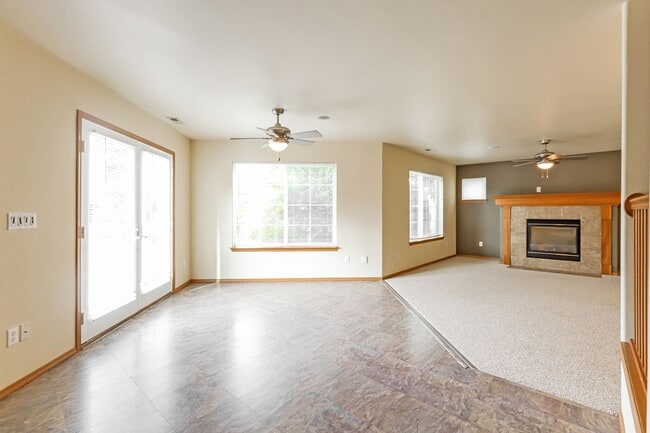6907 Desperado Dr SE