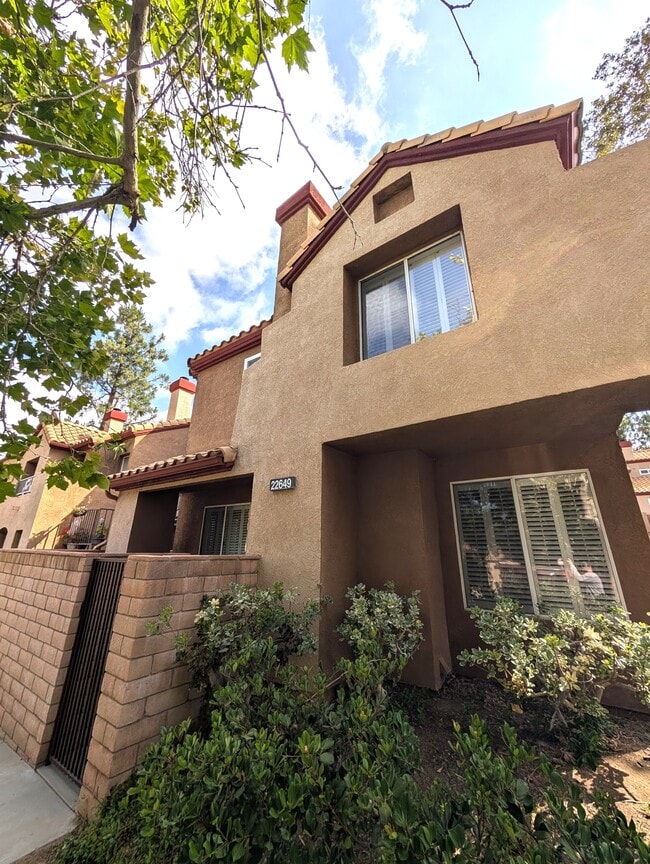 Building Photo - 22649 Copper Hill Dr