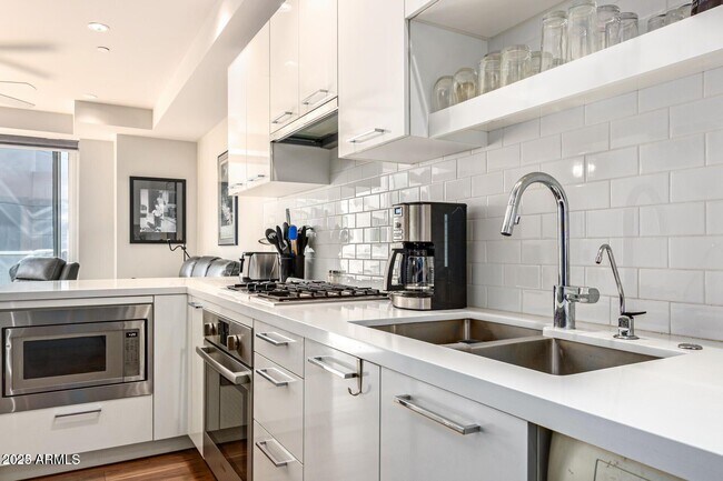 Photo - 4422 N 75th St Unit 4002