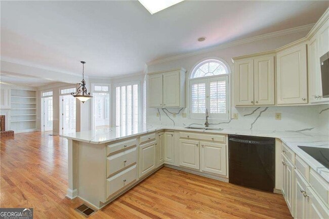 Photo - 2020 Ridge Gate Dr