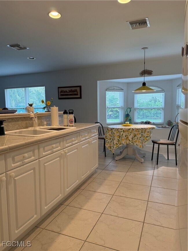 Building Photo - 799 94th Ave N