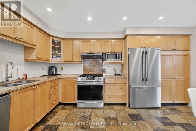 Photo - 1325 Ashwood Terr