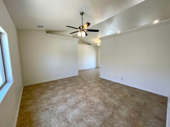 Photo - Great 3 Bedroom Home near Hualapai School!