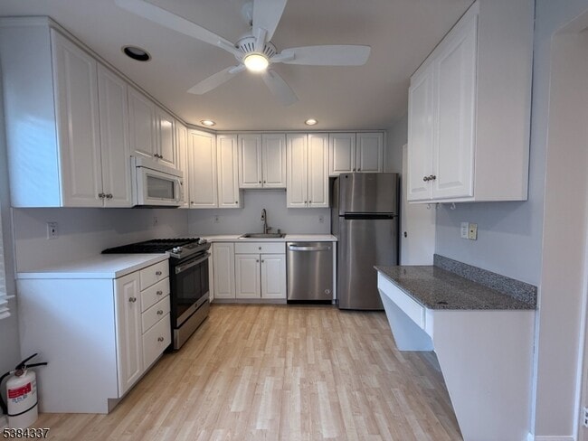 Building Photo - 502 Pitney Pl Rental