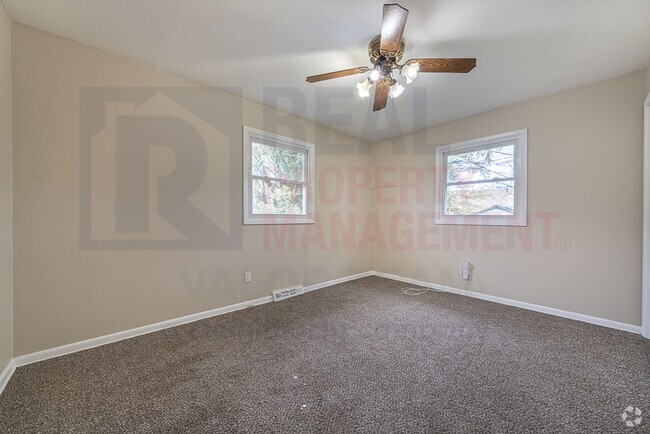 Building Photo - 1522 E 172nd St Rental